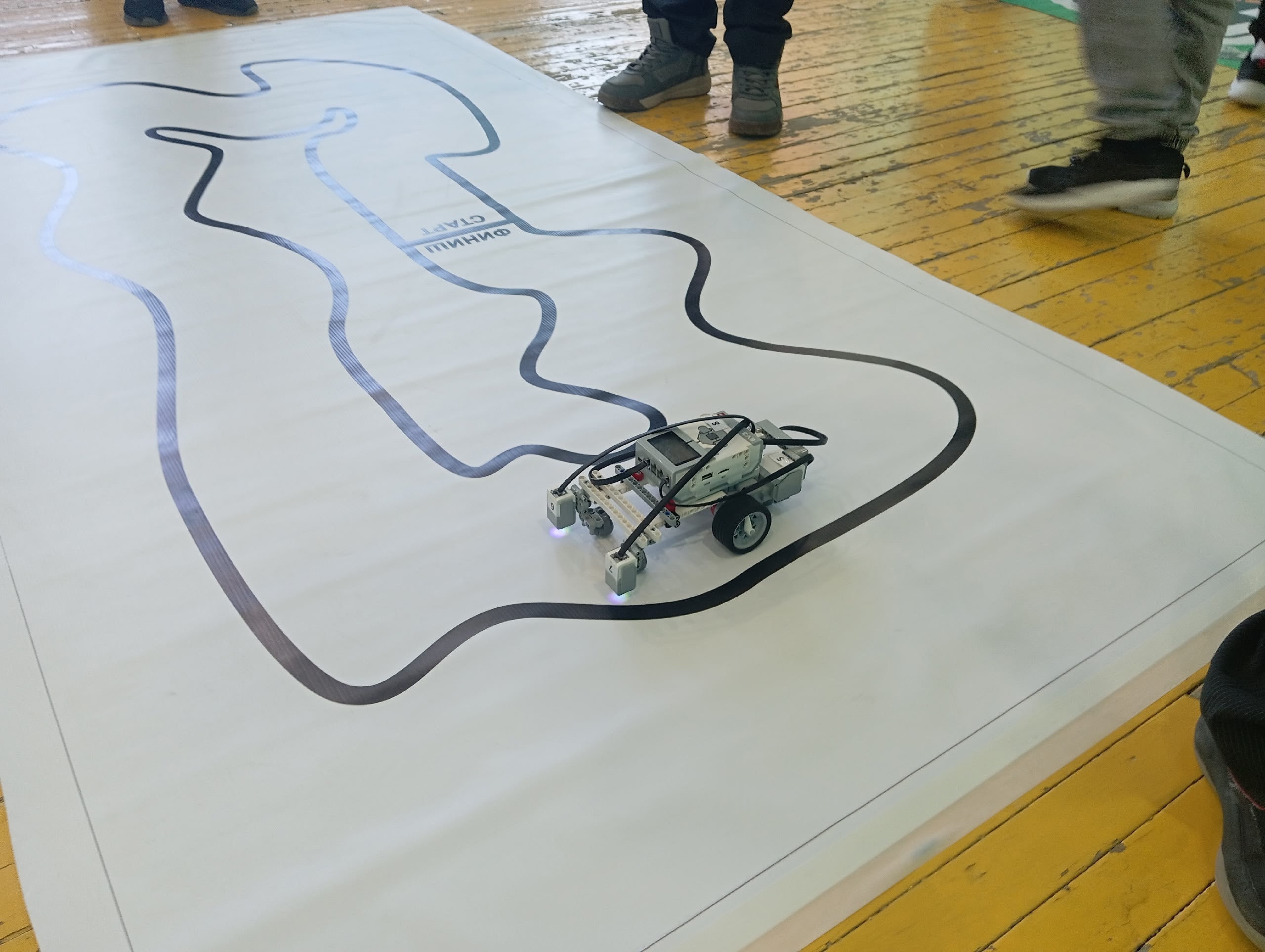 Робот для движения по линии